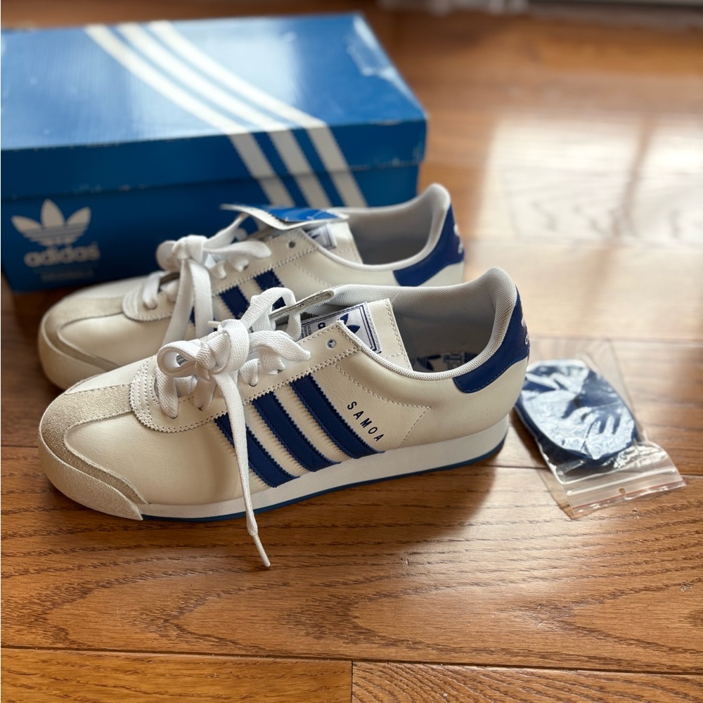 BRAND NEW Adidas Samoa White and Blue Shoes sneakers, 9.5